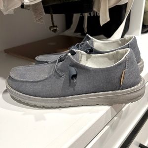 Women’s Hey dudes size 7